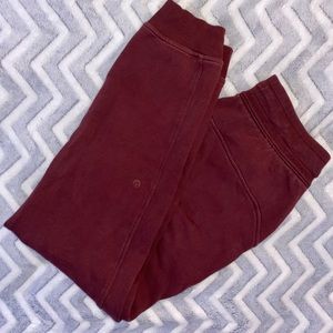 Maroon Lululemon Scuba HR Joggers - Size 6